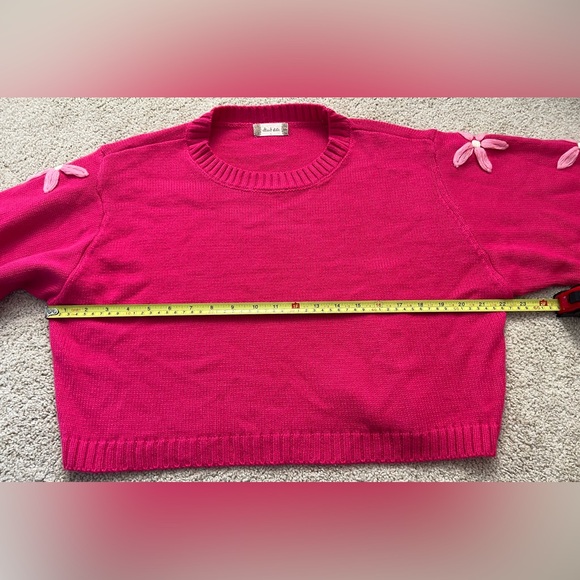 ALTAR'D STATE Hot Pink Sweater w/Floral Stitching. Woman’s Size Large - Picture 9 of 11